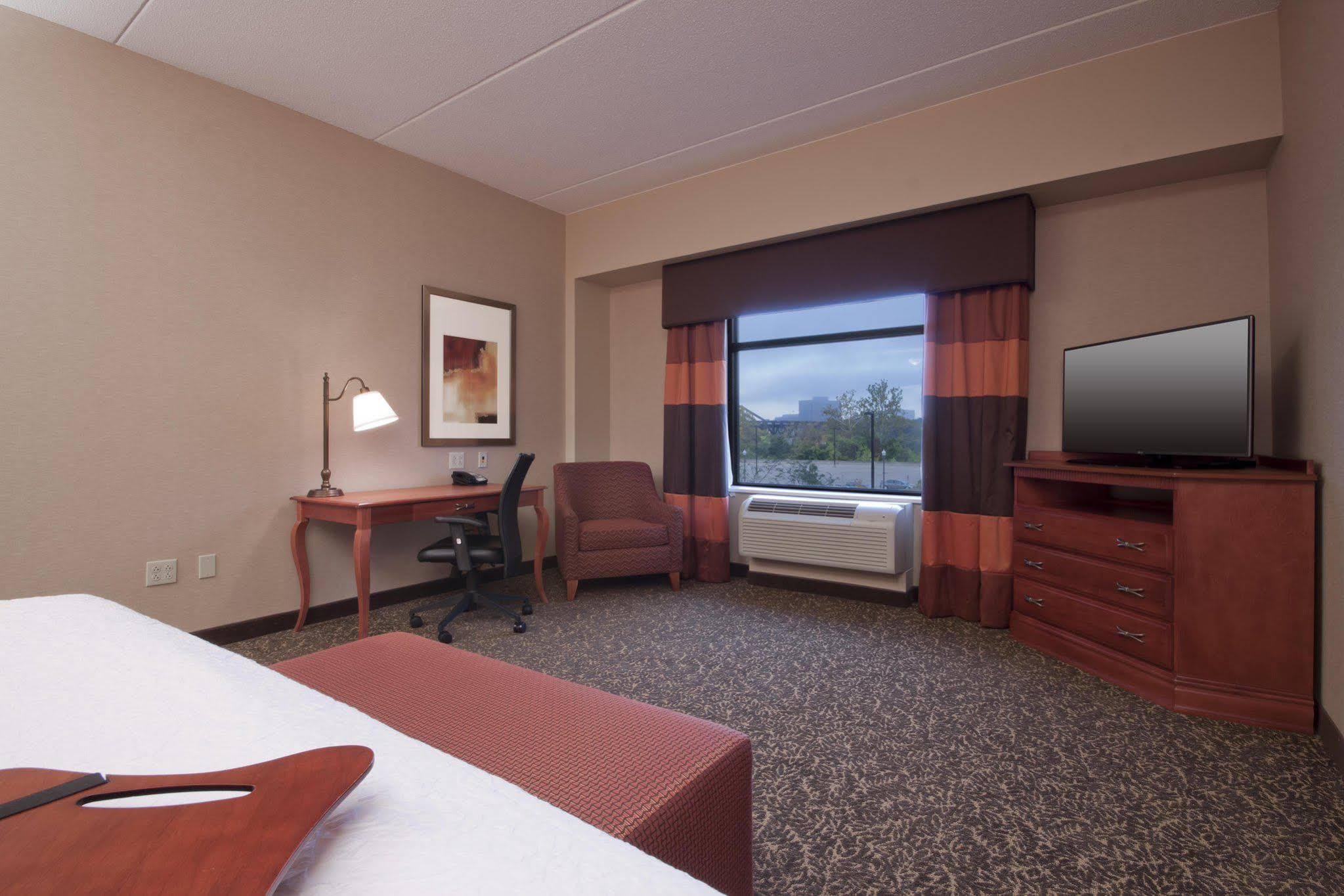 Hampton Inn & Suites Pittsburgh Downtown Eksteriør billede