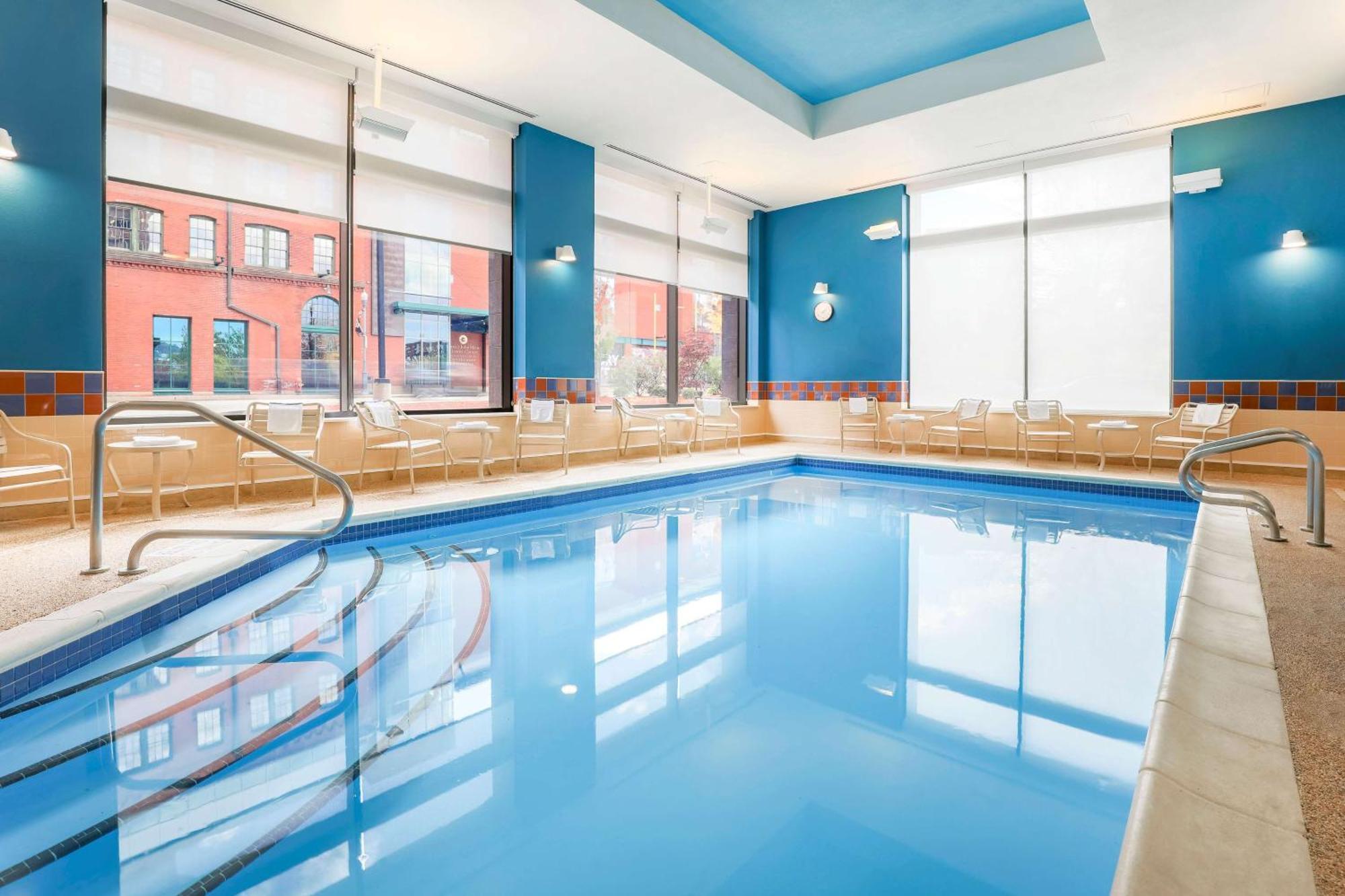 Hampton Inn & Suites Pittsburgh Downtown Eksteriør billede